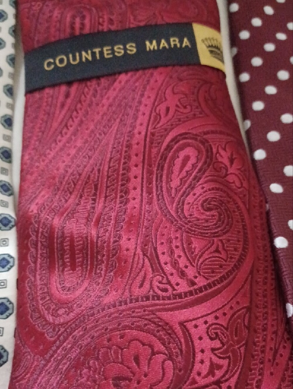 Men's Red Paisley Tie - Classic Burgundy Neck Tie - Picture 5 of 7